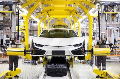 前途汽车首款量产车-前途K50正式量产下线